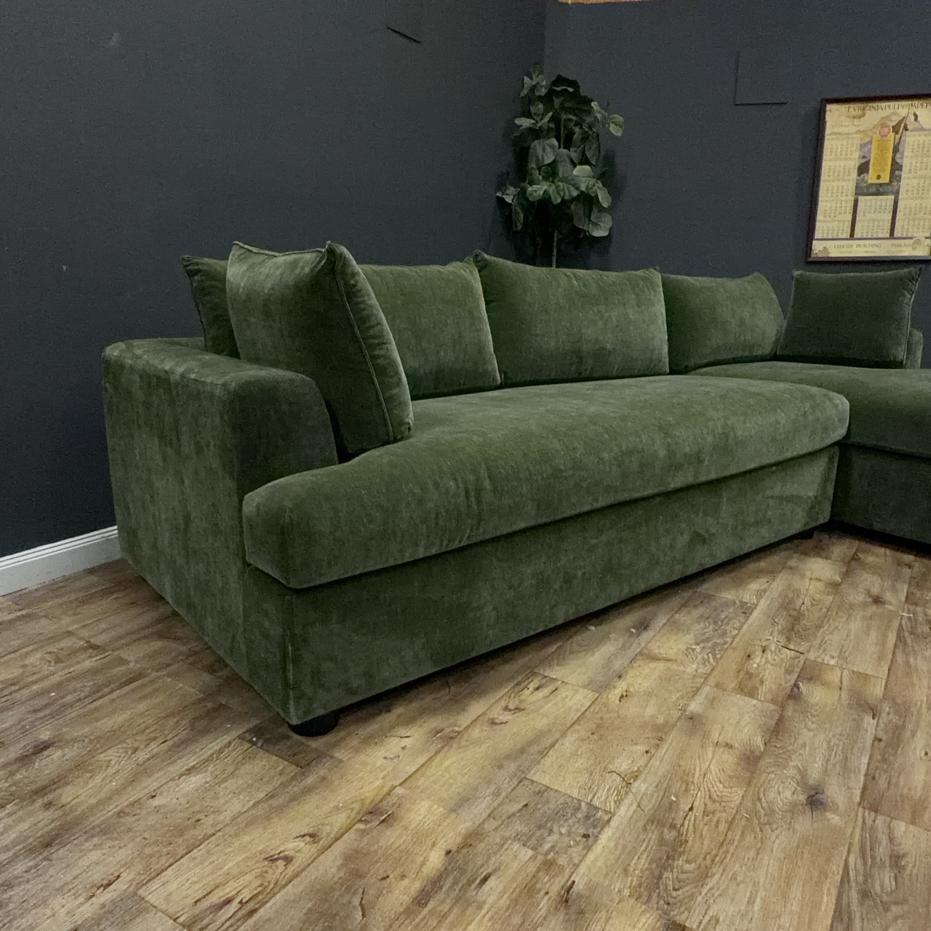 Poly & Bark - Milo Right-Facing Sleeper Sectional