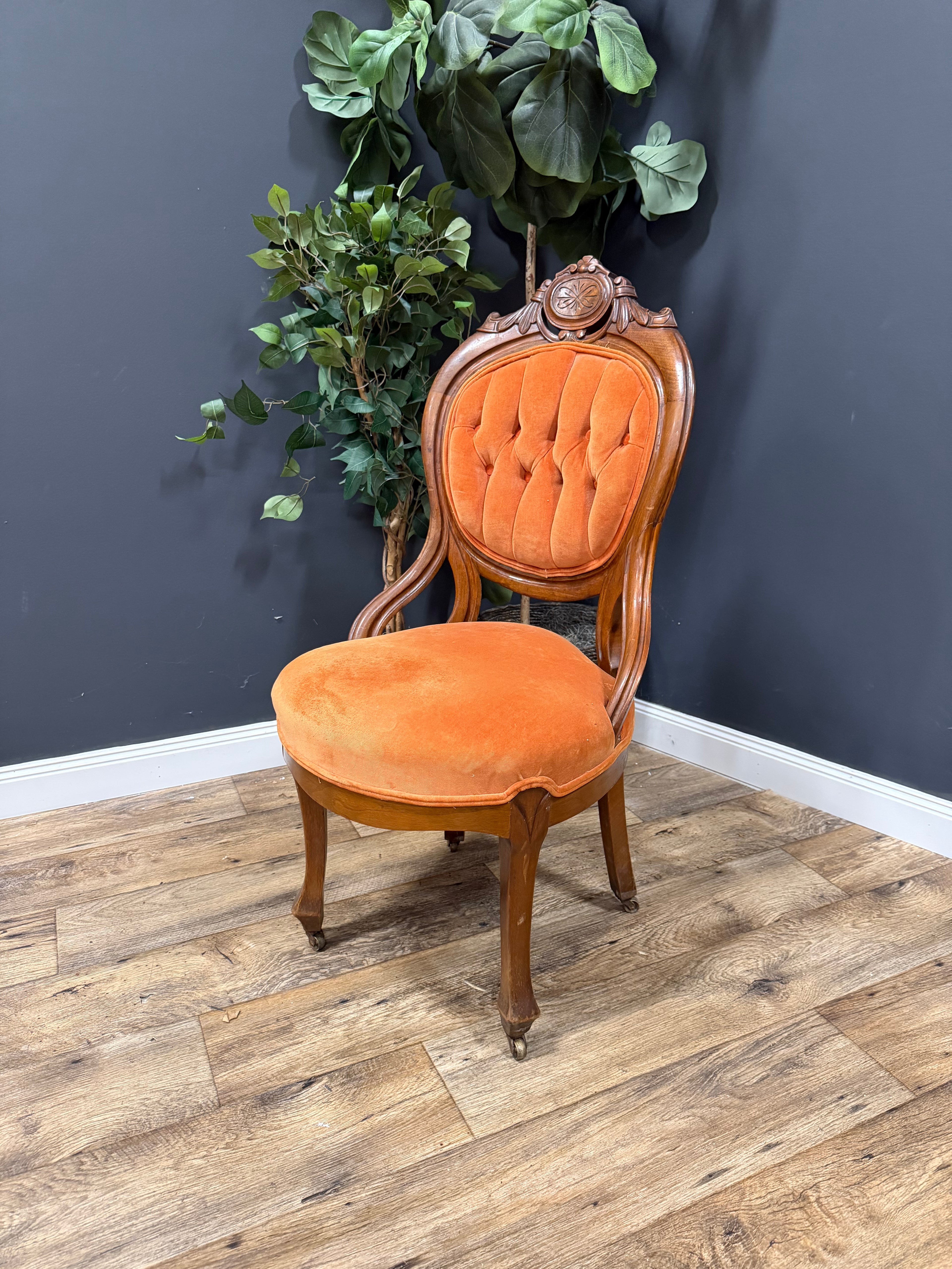 Victorian Style Tufted Accent Chair