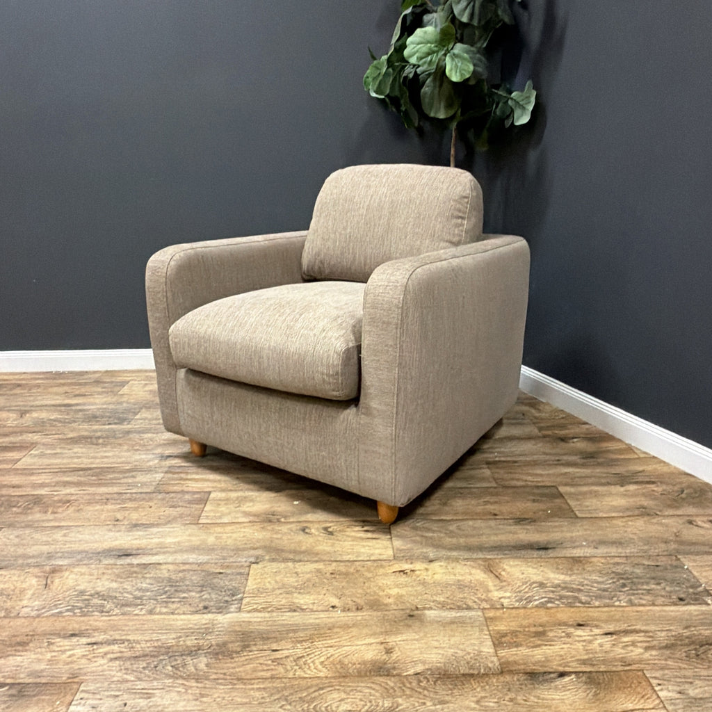 Vati 92” Sofa and Lounge Chair Set – Honey Oak / Buckler Brown