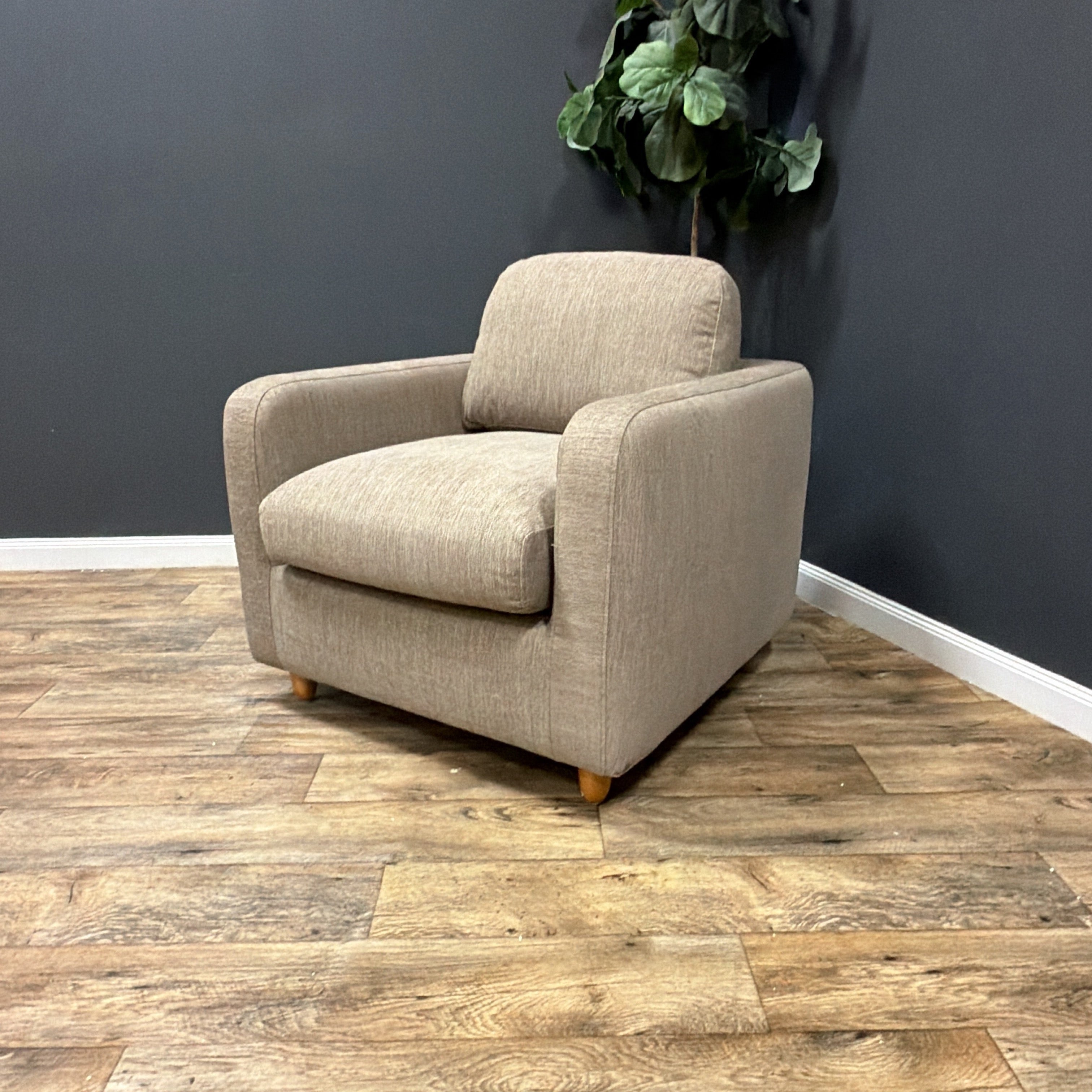 Vati 92” Sofa and Lounge Chair Set – Honey Oak / Buckler Brown