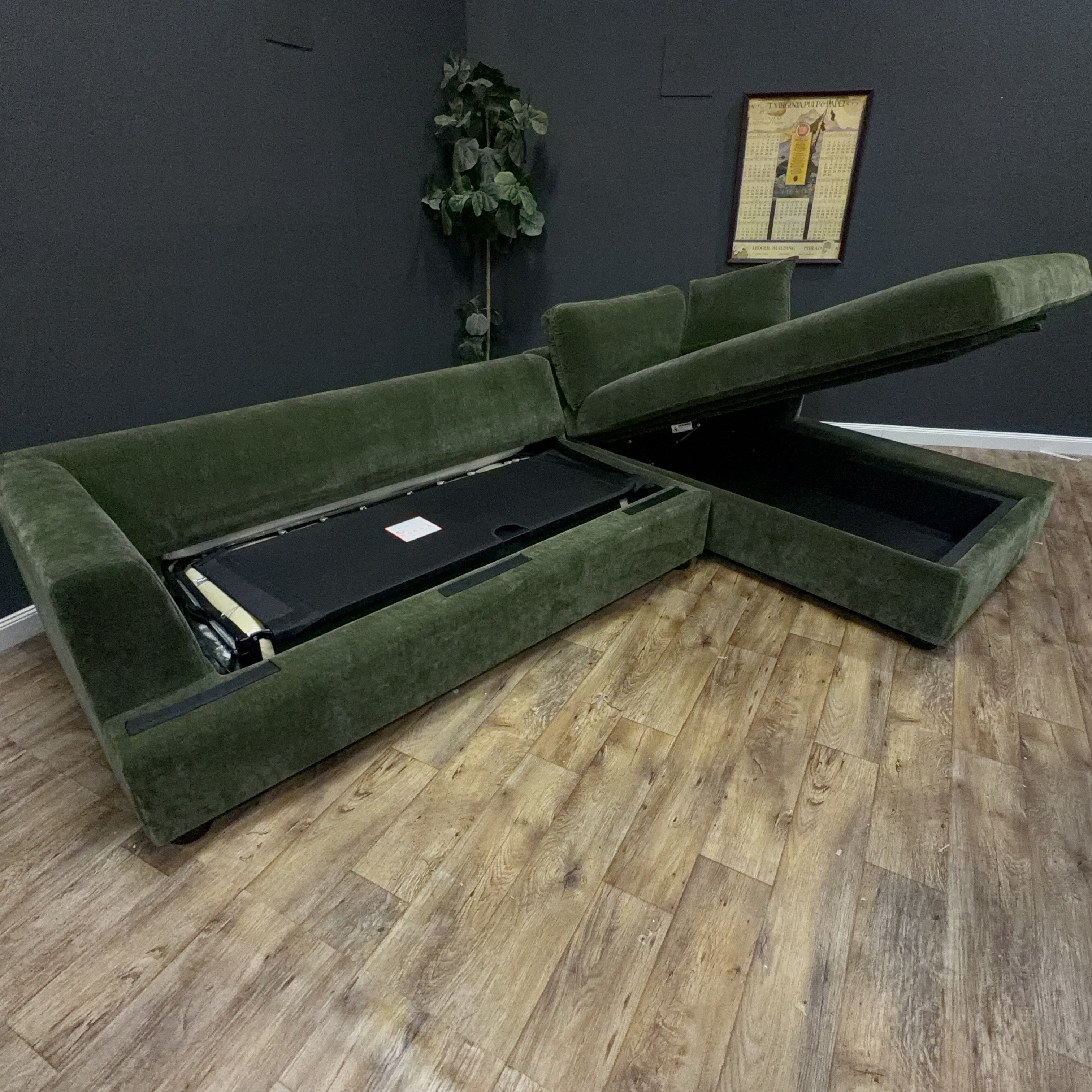 Poly & Bark - Milo Right-Facing Sleeper Sectional