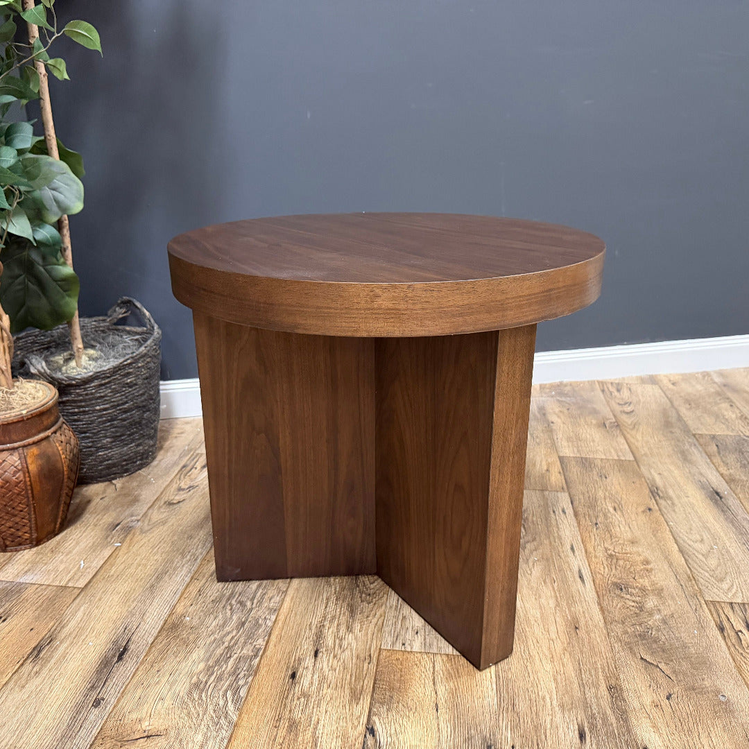Rowe Capri Round Wood Auburn End Table